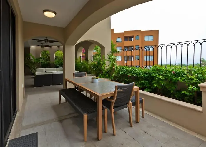 Marbella Lane - Stylish Private Oceanviews Holiday home