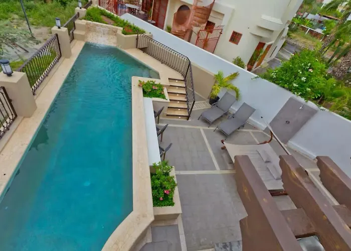 Marbella Lane - Stylish Private Oceanviews Holiday home